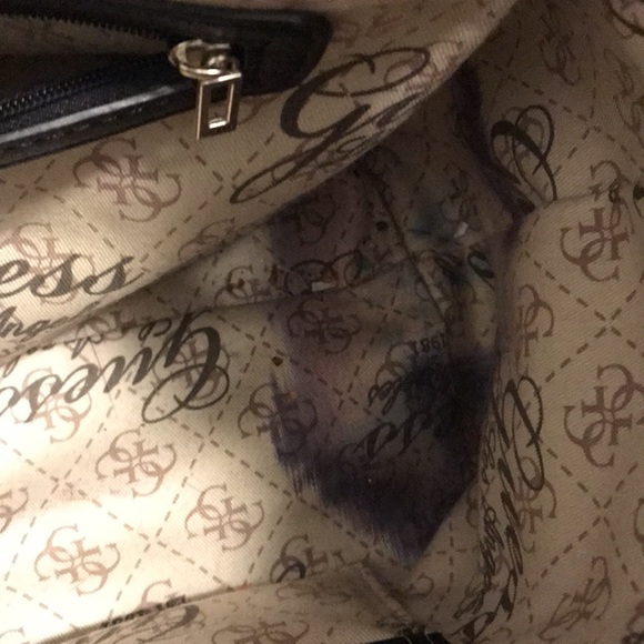 Guess Purse - Picture 3 of 6
